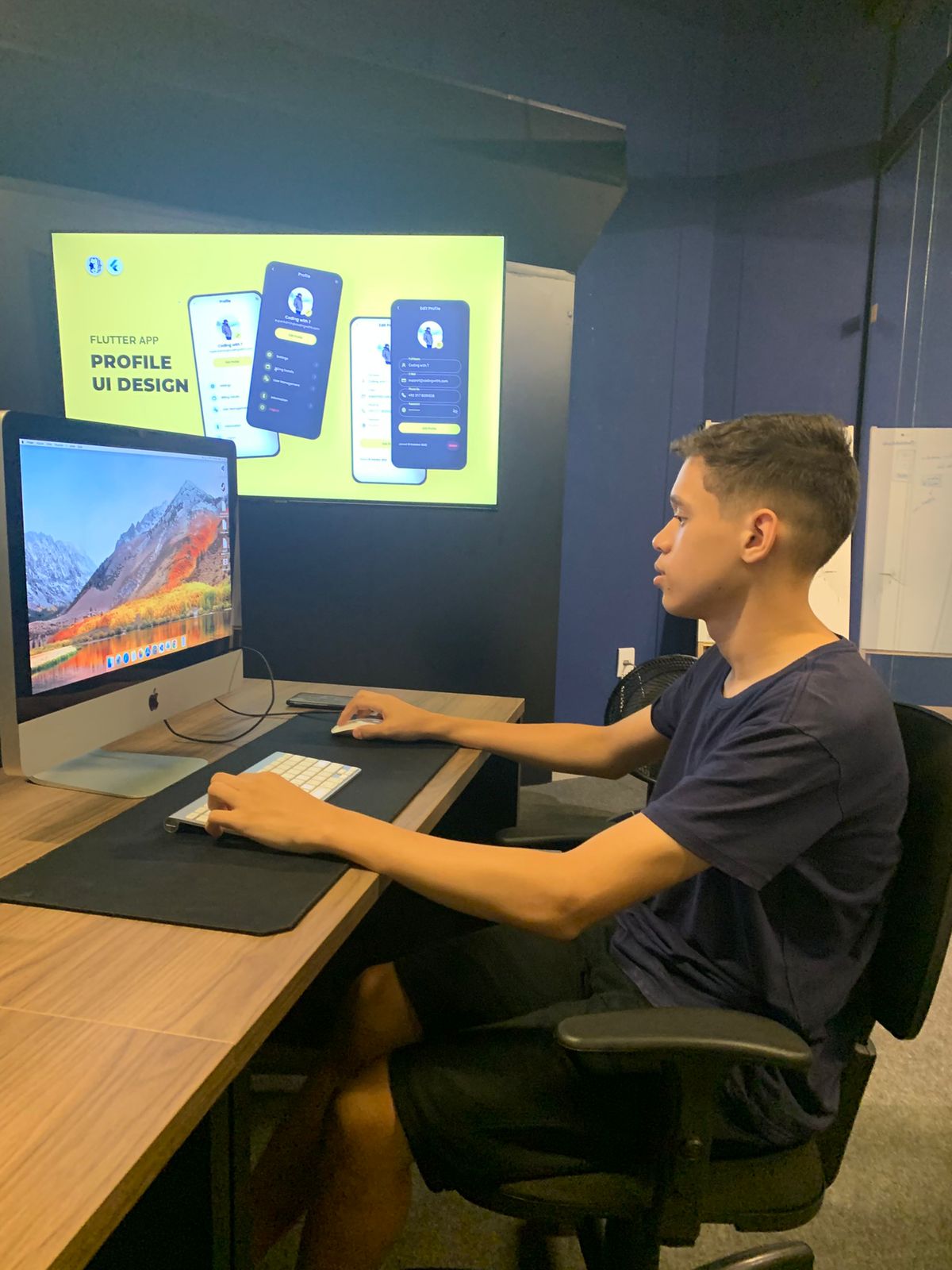 Addrian desenvolvendo aplicativo mobile